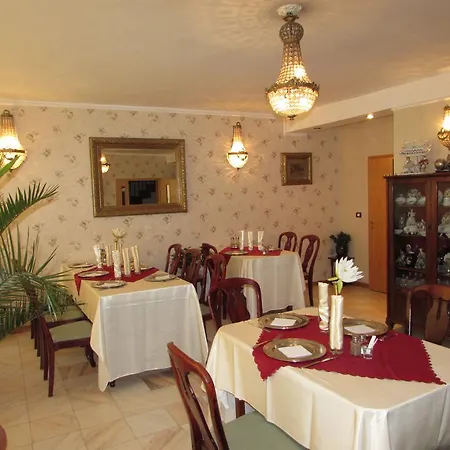 Dinu بيت ضيافة